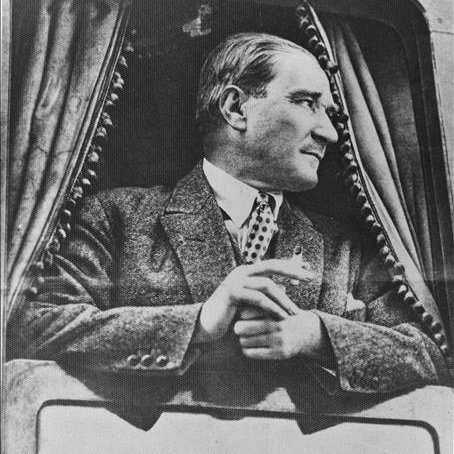 Haber's tweet image. Atamızı, babamızı kaybettik.