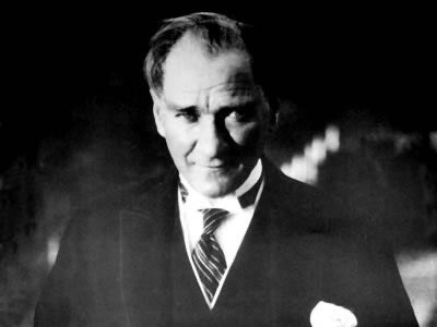 Cumhuriyetimizin kurucusu Gazi Mustafa Kemal Atatürk’ü vefatının 87. yıl dönümünde saygıyla anıyoruz. 

#10Kasim