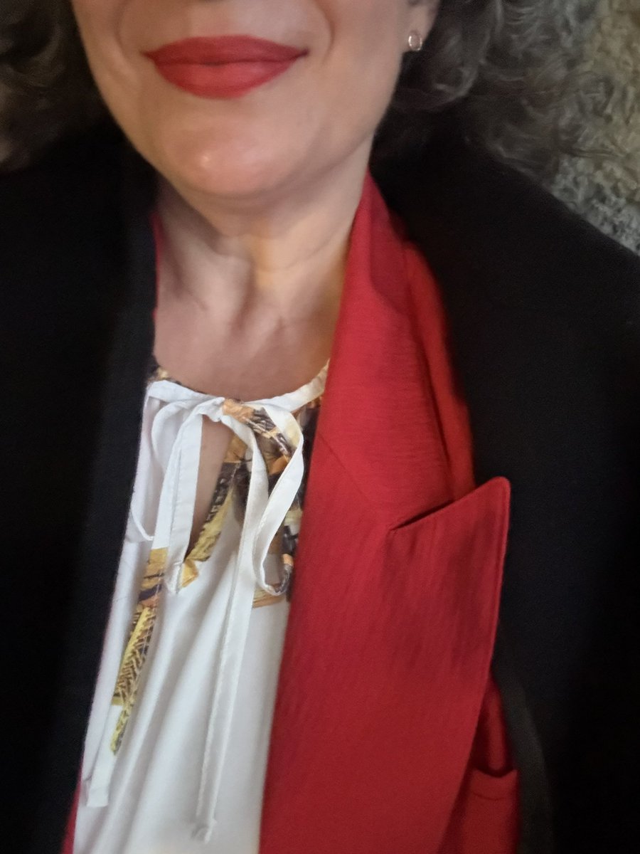 ArtoisLibra's tweet image. #workinglady #dressedforsuccess Auf in den Montag einer 4-Tages-Woche - ab Freitag Urlaub, Samstag geht es nach Kairo! ✈️
Hab gestern Flug und Hotel gebucht und bin jetzt schon voller Vorfreude. 
Heute Veranstaltungen mit Herren, wie könnte es anders sein. 😆
Happy Montag allen!
