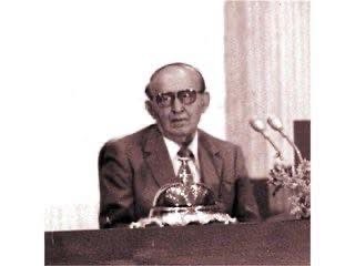 Днес е 10ти ноември. Денят, в който можеше да отбелязваме новото начало в развитието на БКП, да си спомняме славната победа на Андрей Луканов и Петър Младенов срещу геронтокрацията на Живков и да бъдем честити в държава, напомняща на днешен Виетнам.
Но, слава Богу, това не се