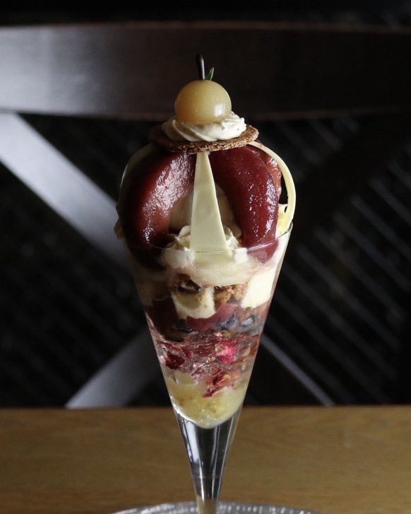 夜パフェ専門店
Parfaiteria PaL 心斎橋

━━━━━━パフェのご紹介━━━━━━

『ようなしブルース。』

静かな夜に、少しだけ胸が沈む時。
心の中で鳴るブルースが、
まだ少し痛いほどに美しい。

ブルーな気分も、孤独な音も、
もう必要ありません。
どうぞ、このパフェで“用無し”に