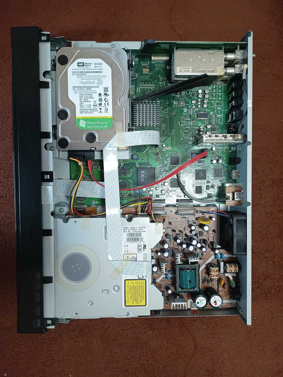 bun_unq's tweet image. HDD換装でHDDレコーダー復活✨
#TOSHIBA #RDS1004K