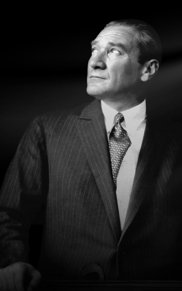 Saygı ve minnetle ♾️ #Atatürk 
#10kasım193oo