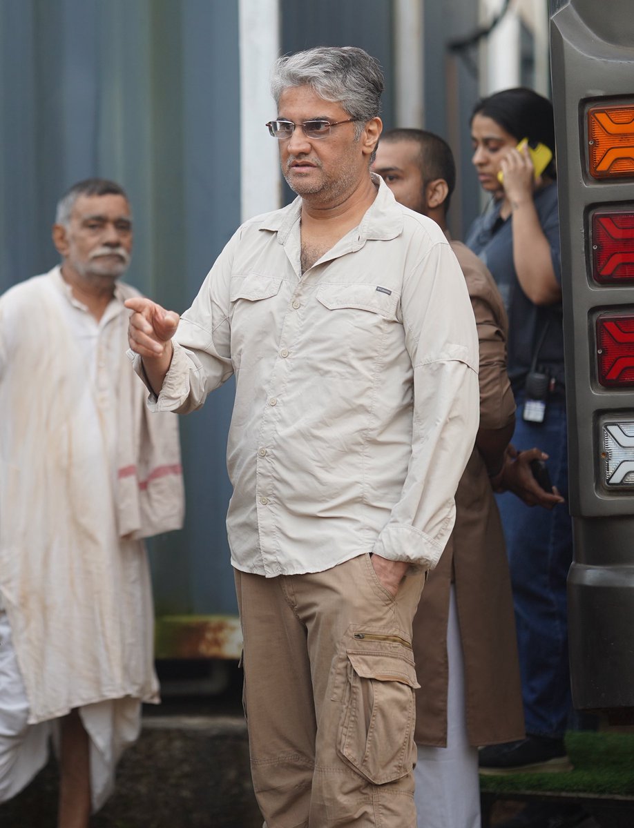 Ad Film shoot. 

Brand: VIP (Political party – RJD’s coalition partner in Bihar)
Director: Manish Gupta
Agency: R3 Media Creations P.L. 
Line Prodn. co.: Blackstone Films 
Dur: 120 secs.

@Blackstone_films