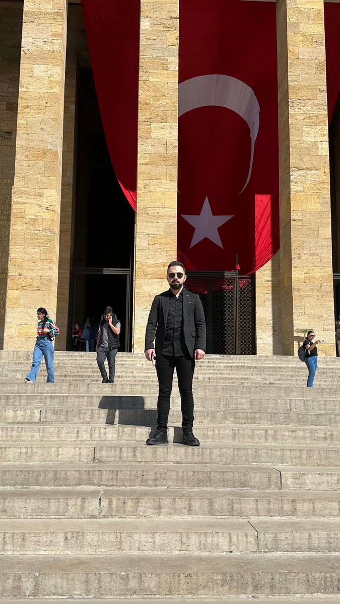 🇹🇷
Ulu Önder Mustafa Kemal Atatürk’ü, aramızdan ayrılışının yıldönümünde sonsuz minnet, saygı ve özlemle anıyoruz.
Cumhuriyet’i, ilke ve devrimleriyle yaşatmak en büyük görevimizdir.
“Türkiye Cumhuriyeti ilelebet payidar kalacaktır.”
#10Kasım #Atatürk