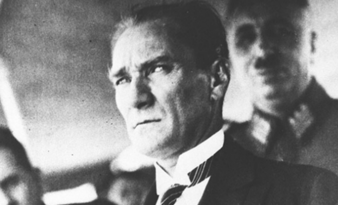 feritkw's tweet photo. Cumhuriyetimizin kurucusu Ulu Önder Gazi Mustafa Kemal Atatürk'ü saygı,sevgi,minnet ve özlemle anıyoruz.

Yattığın yer incitmesin Atam https://t.co/faSjmFNrKO
