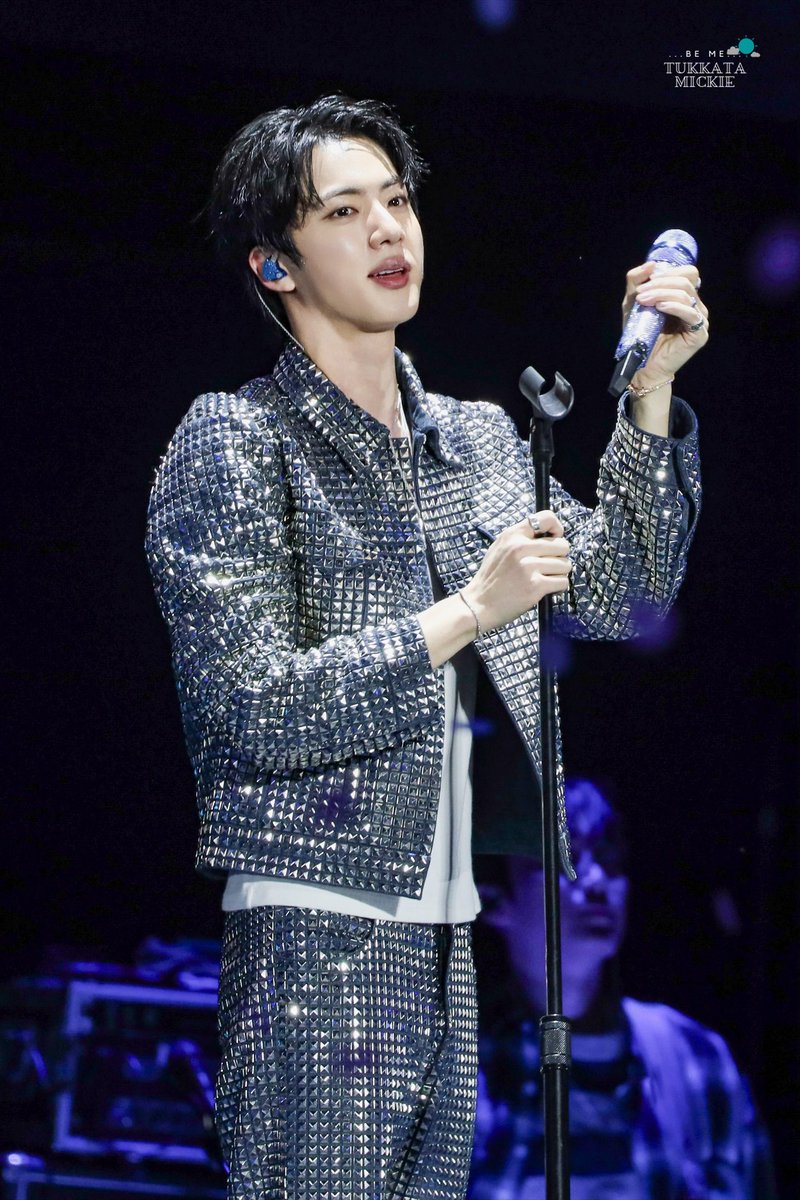 Tukkatamickie37's tweet image. I’m voting #Jin for the #2025MAMAVOTE