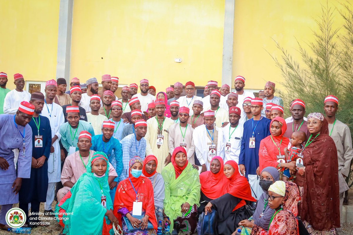 DahirMHashim's tweet image. Education remains one of the most powerful tools for shaping the future of our society.
Yesterday, I had the privilege of joining fellow NNPP stakeholders from Dala Local Government in supporting our newly selected 1001 Kwankwasiyya postgraduate scholars — a generation of bright…
