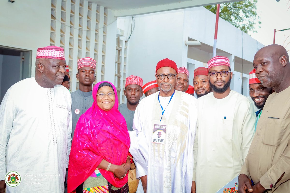 DahirMHashim's tweet image. Education remains one of the most powerful tools for shaping the future of our society.
Yesterday, I had the privilege of joining fellow NNPP stakeholders from Dala Local Government in supporting our newly selected 1001 Kwankwasiyya postgraduate scholars — a generation of bright…
