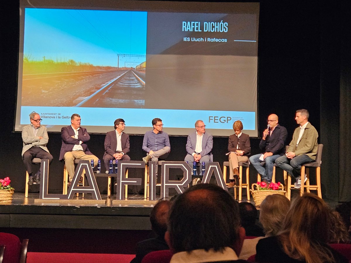 A Vilanova i la Geltrú hem tingut un cap de setmana ple d’activitats amb la #firanovembre25! Vam estar presents al pòrtic de la fira i amb un stand a la Plaça de la Vila! Avui tornem a la feina!