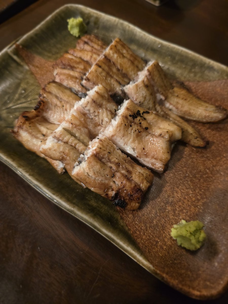 KHM_IK's tweet photo. @sbis_kdk 香月さんに負けない自信がありますよ
ウナギの白焼きと特上うな重です。 https://t.co/WSuupEKxVM