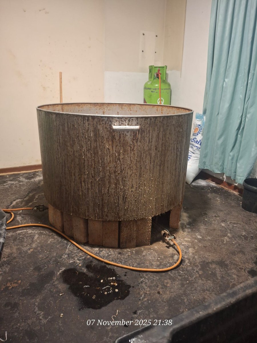 _ArriveAlive's tweet image. Police confiscate abalone worth over R3 Million

arrr.co.za/69bJo

#ArriveAlive #Abalone @SAPoliceService