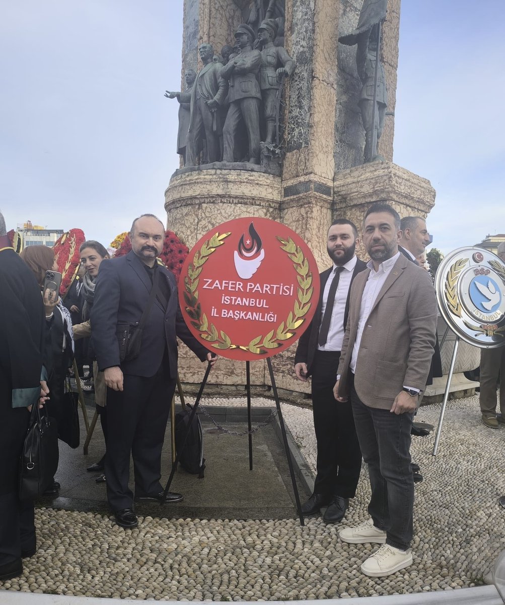 Gazi Mustafa Kemal Atatürk’ün vefatının 87. yılı dolayısıyla Taksim Cumhuriyet Anıtı’ndaki törene, İlçe Başkanımız Sayın Ünal Yıldırım’ı temsilen İlçe Teşkilat Başkanımız Muzaffer Canikli, İlçe Başkan Yardımcılarımız Kaan Tunçeri ve M.Murat Özkan katıldı.

<a href="/umitozdag/">Ümit Özdağ</a> <a href="/unalyldr/">Ünal YILDIRIM🇹🇷</a>