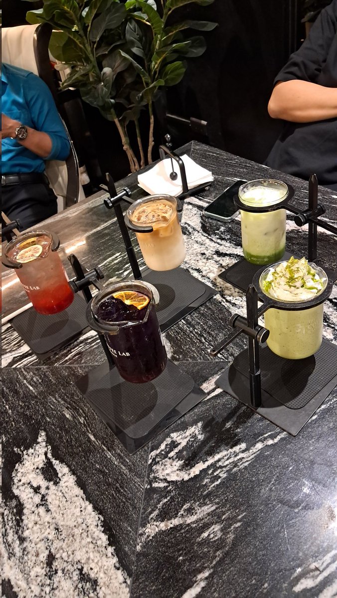 life outside of twt ☕️