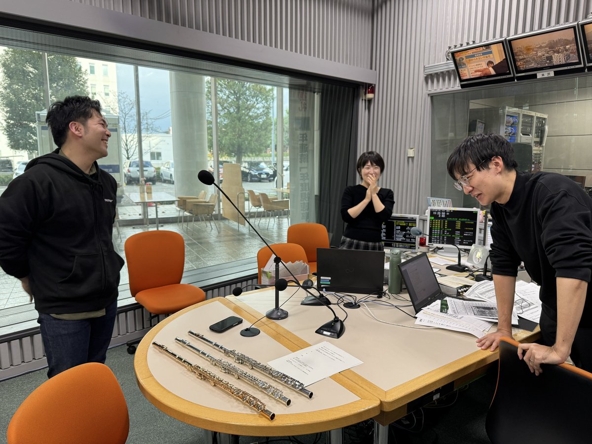 佐塚さん、春香さん、今日もありがとうございました！
とっても楽しい時間となりました。

佐塚さんの嬉しいコメント、その通りなのに、、！そこで外す！😂
持ってる男、佐塚アナでした✨✨

#月曜ラジぱん 
#ybc_radio
#山形放送 
<a href="/ybc_radio/">YBCラジオ</a>