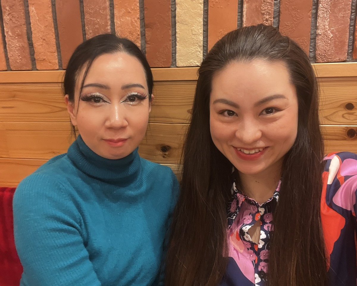 Chiharu_k_fl_pf's tweet photo. 新しい1週間🦜🌱

昨夜は
DOLCEshow終わりの
豹凛ちゃんとリサイタルへ向けて
お打ち合わせのお時間を頂きました☕🌠

進行表も完成して✒️
音響さん&amp;スタッフさんも迅速で
感謝です😌💐

S席特典は
（アルバムとは別の）
Piano作品
♬花酔ひ〜月凛樹〜
♬組曲「Gradation」を
収録したCDとなります😌🎁 https://t.co/m0QuX6rn1p
