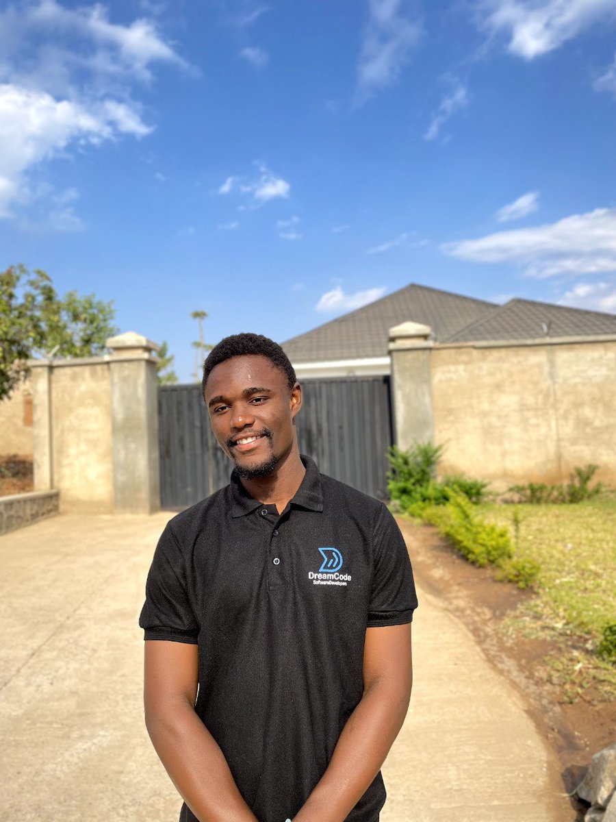DreamCodeMw's tweet image. CEREBRATING GREATNESS 💙
 Flowers should go where they are due! 
Join us in celebrating Andrew Mchiliko (JSD), our Employee of the Month for October 2025!

#DreamCode #TeamDreamCode #EmployeeOfTheMonth #Dedication #Recognition