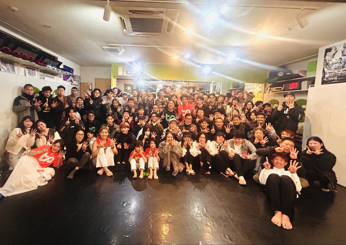 tokorodays's tweet photo. 所英男ジム「所プラス」
14周年記念パーティーでした！

毎年たくさんの会員さんに囲まれて幸せだなぁとしみじみ。。ほんと良い方ばかりなんです！

チーム所プラス！これからも一緒に人生楽しみましょう！RIZINで勝利したばかりの桜庭大世くんと、小学生の時に所プラスに来てくれていたNOELちゃんもゲストできてくれました！

初心者専門🔰フィットネス格闘技
⬇️会員様募集🈹キャンペーン
一度きてみてください♪
https://t.co/sikbaAVQtZ

#ジム　#武蔵小杉　#所英男　#RIZIN