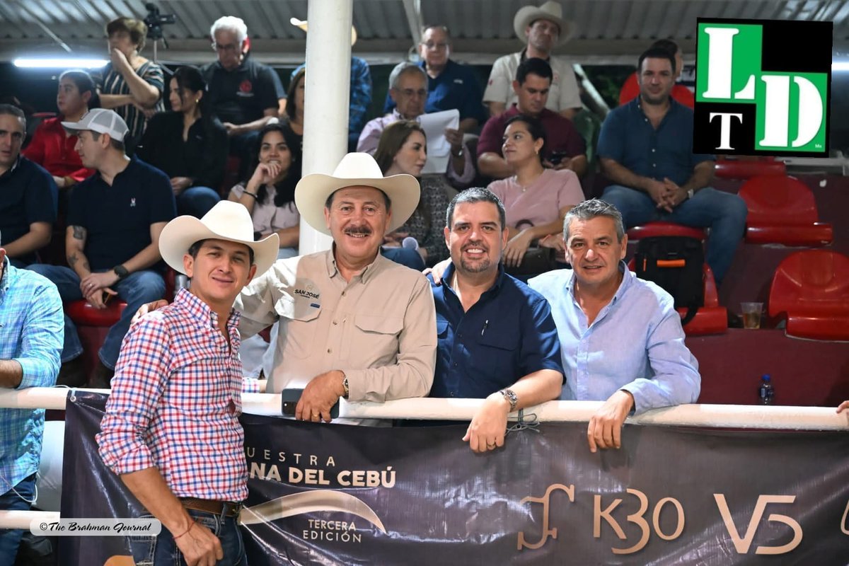 LaDenuncia_Tab's tweet image. #Llama el Senador @J_SabinoHerrera a ser mejores ciudadanos, para que bajen crímenes, mientras él se pasea con el facturero del #ClanAndy, Daudet Azmitia Ortega, quién le transfirió a #Suiza 3 mil millones a Amilcar Olán Aparicio.