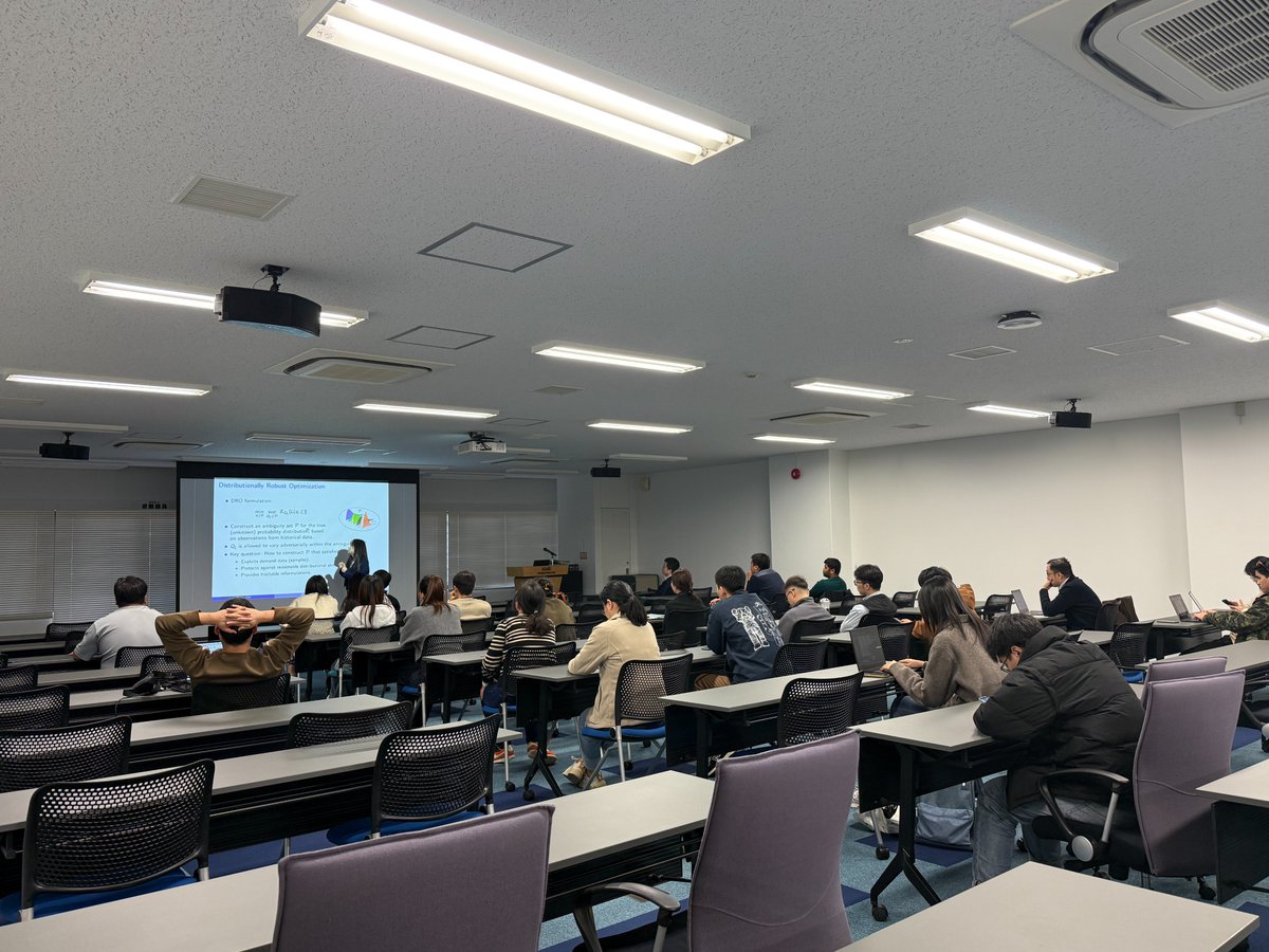 HaoLiLab_DigCat's tweet image. Prof. Chaoyue Zhao and her team from University of Washington @UW visited WPI-AIMR and our lab, and  provided an excellent seminar talk entitled &quot;Distributionally Robust Optimization: Theory, Guarantees, and Cross-Domain Application&quot;!
@TohokuUnivAIMR