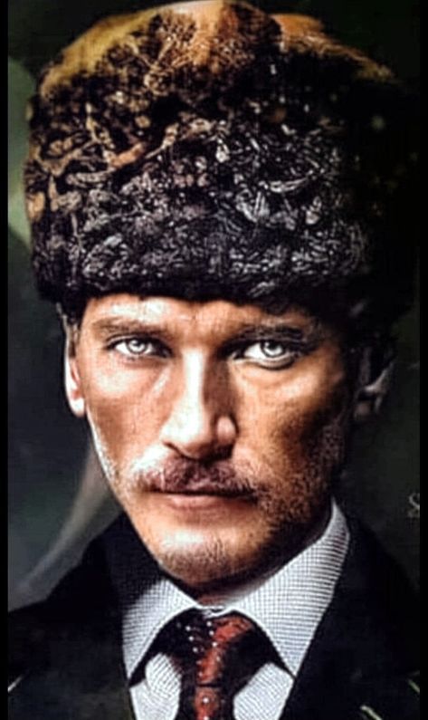 #10Kasim1938 🇹🇷
"Özgürlüğün Simgesi, Cesaretin Mirası." #ATATÜRK