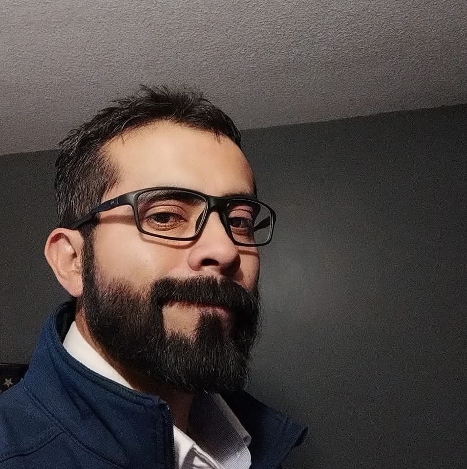 Estos son los que apoyan al acosador, narcotraficante, GOLPEADOR y estafador de Lucio Pereira, SÍ los reconoce no se les acerque, en especial a Manuel Hernández "El Monkey" y Elizabeth Cervantes, actualmente está en ZAR en PC Álvaro Obregón