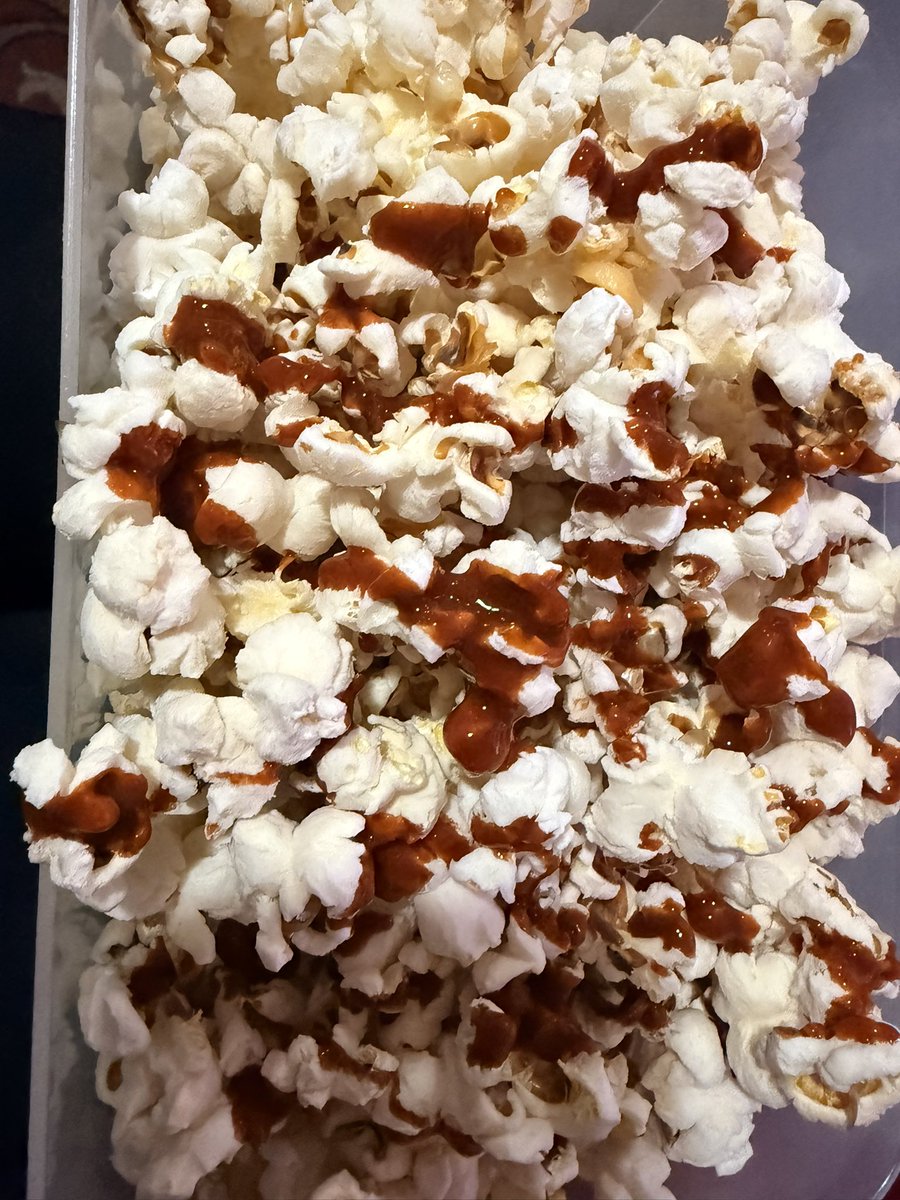 _m_o_n_c__'s tweet image. #sunday #popcorns 👌🏽