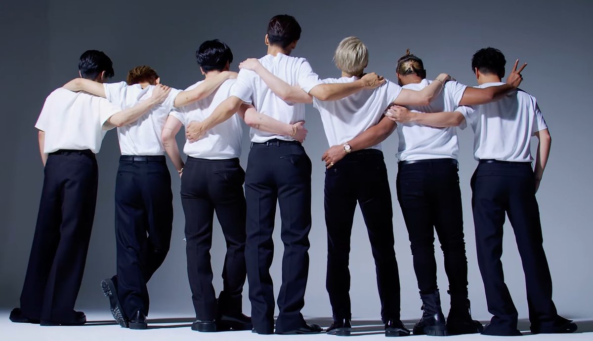 sayaka_3jsb_RI's tweet image. 15周年おめでとうございます🥂🎉
どんな時も光を見せてくれてありがとうございます🌹
7人が1分1秒でも長く共に道を創り歩めますように🌈
ナナコイチな三代目が大好きです✨
16年目に架かる虹の先のその先も共に歩ませてください🌈

#三代目JSOULBROTHERS
#三代目JSOULBROTHERS15th
#JSB3_15th