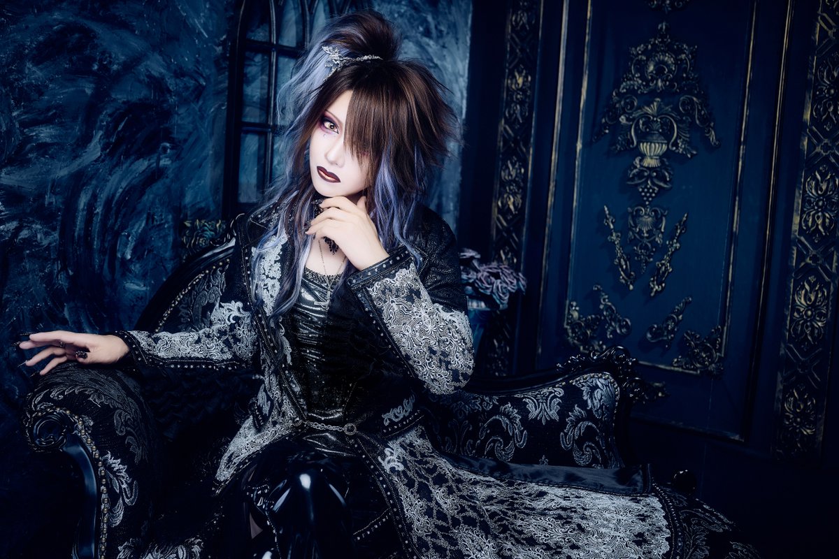 CROSS_CAT's tweet image. 【新規登録】03.11発売 KISAKI(キサキ)/『Voice in Sadness』x.gd/hDHnO

KISAKI 生誕半世紀記念CD、豪華布陣を迎え堂々完成―。