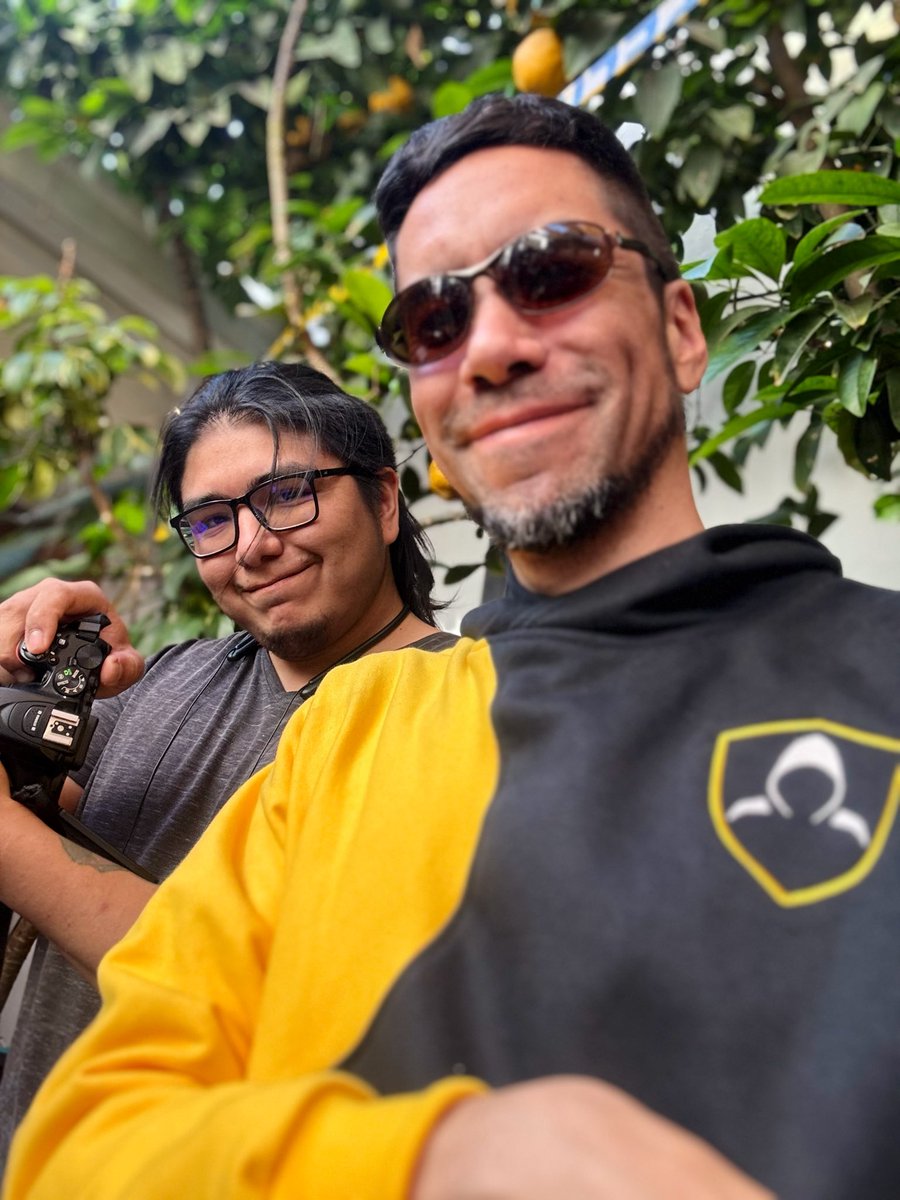 AnimaSgear's tweet photo. Día intenso, #aniversarioblack presentación de prendas nuevas y grandes combates https://t.co/Yr33ntuRjj