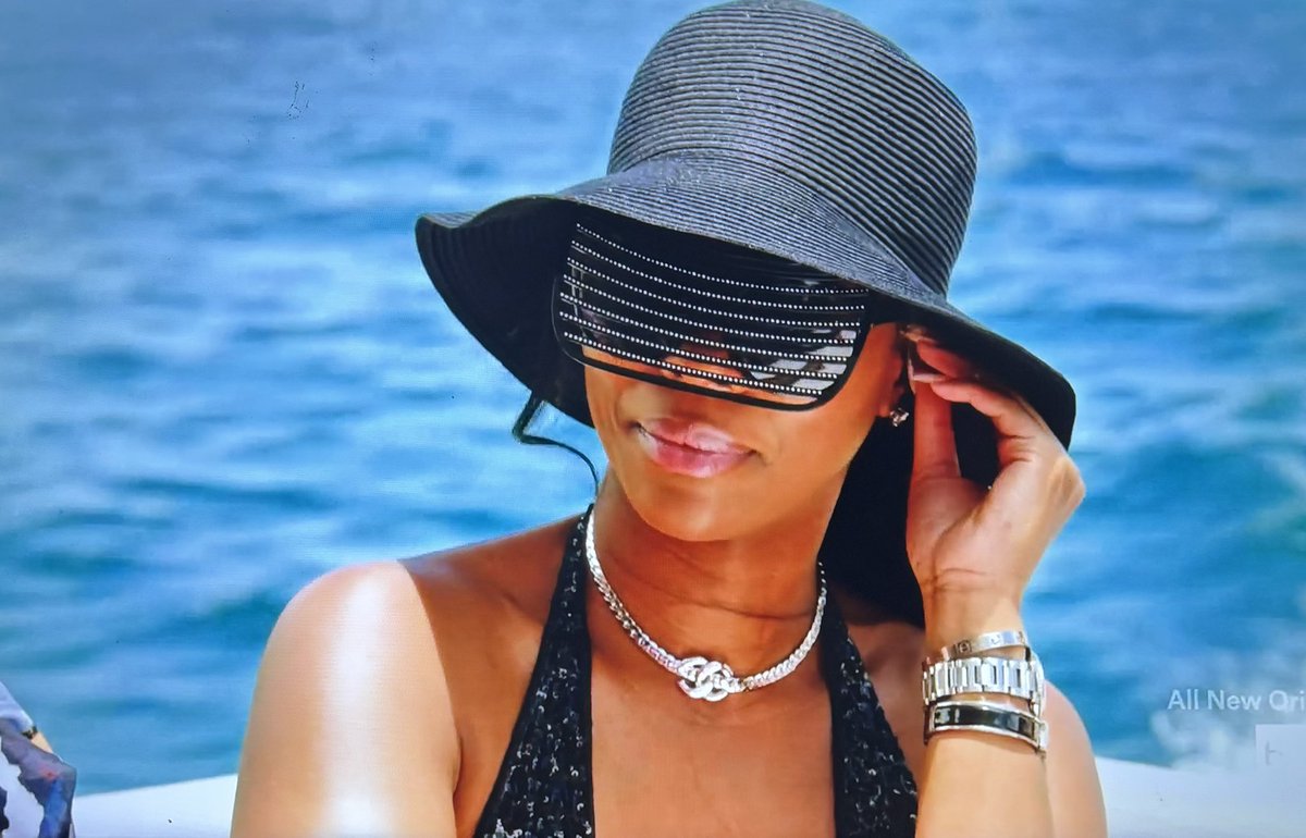 Everyone is always talking about Bronwyn’s “costumes” on #RHOSLC … so, what in the 2001 space odyssey 🛸 does  K have on her head?! 😂🤣#RHOP