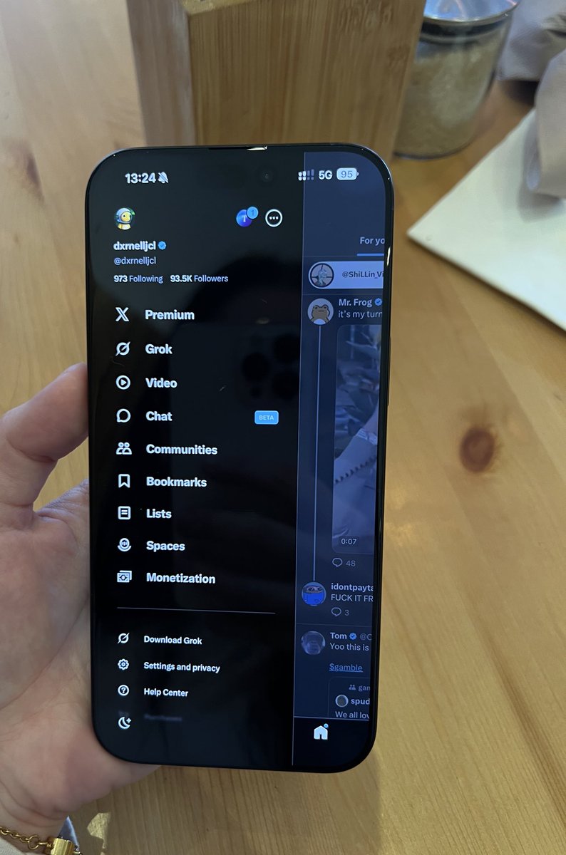 lifebyprincess's tweet image. Quick!! I stole his phone, what CA should I tweet?