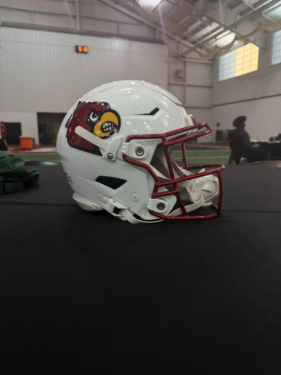 Thank you <a href="/LouisvilleFB/">Louisville Football</a> for having me out for a game day visit!
<a href="/CoachMaslowski/">Karl Maslowski</a> <a href="/JeffBrohm/">Jeff Brohm</a>