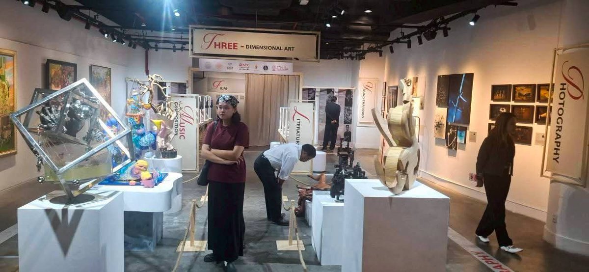 SCGFoundation's tweet image. เชิญชมนิทรรศการโครงการรางวัลยุวศิลปินไทย 2568 🌟Fine Heart ศิลปะให้จับใจ 
ณ ห้องนิทรรศการ ชั้น 3 หอศิลปวัฒนธรรมแห่งกรุงเทพมหานคร ตั้งแต่วันที่ 5 - 30 พฤศจิกายน 2568 เวลา 10.00 - 20.00 น. 
#YoungThaiArtistAward2025 #YTA2025 #มูลนิธิเอสซีจี #SCGFOUNDATION #FineHeart