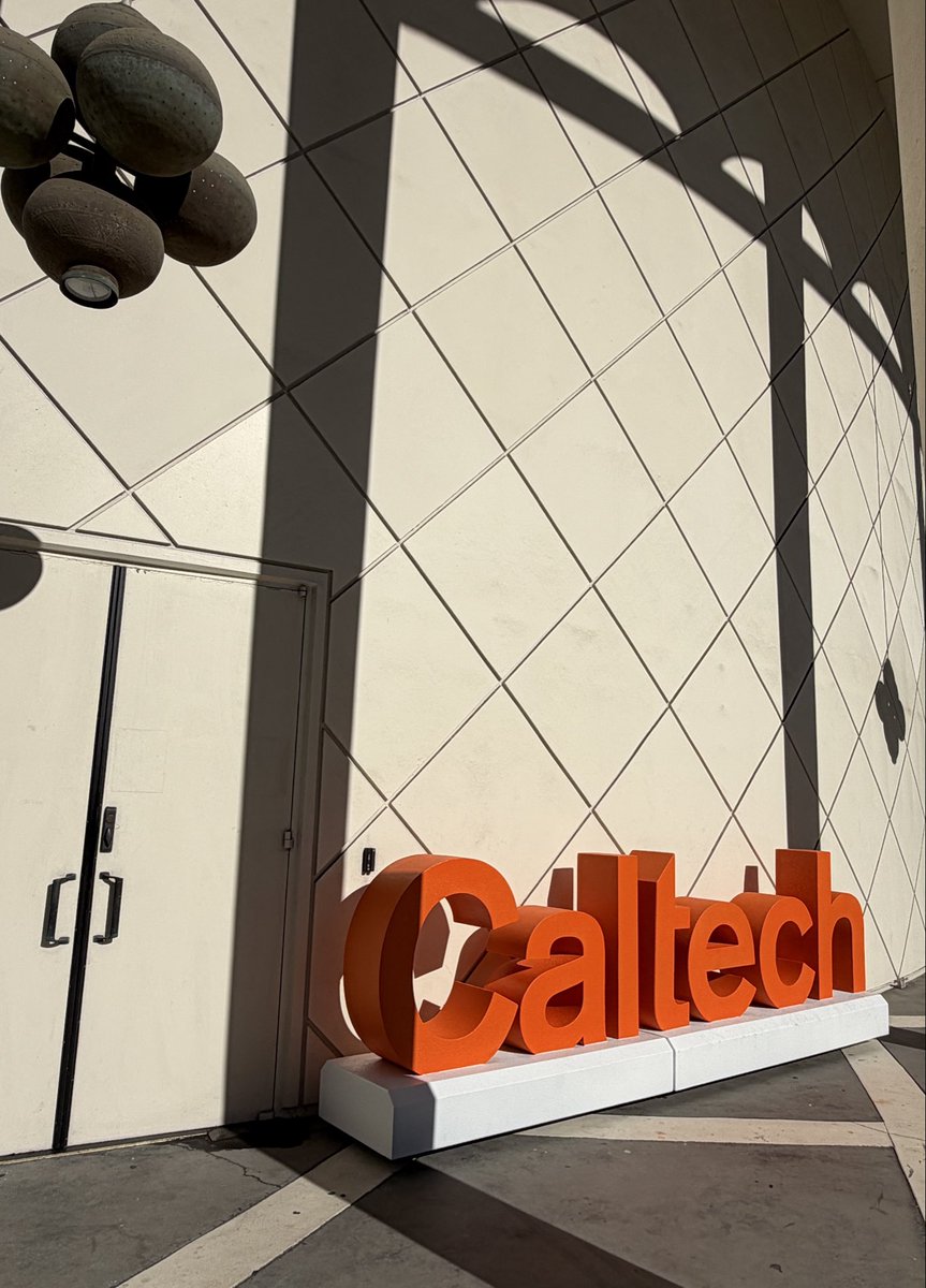 troll_bot_i_am's tweet image. big bag theory Sheldon的母校
#caltech #pasadena #bigbangtheory