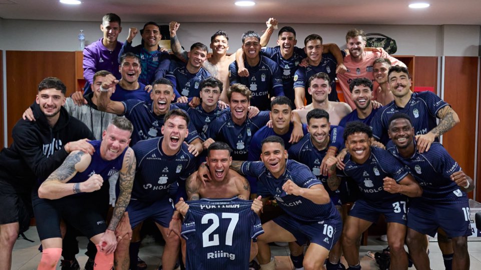 showsportradio's tweet photo. ¡TALLERES DE PRIMERA!

• Tras el triunfo de Atlético Tucumán ante Godoy Cruz, Talleres se asegura continuar en la máxima categoría de fútbol argentino. https://t.co/oYdVpbVA5P