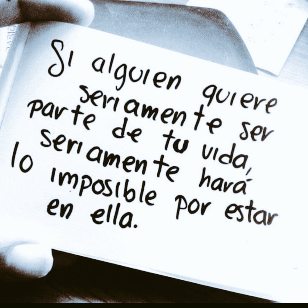 La última cara que te mostró es lo que realmente es, y con eso tienes que quedarte. Deja de romantizar los recuerdos porque ese pasado ya no existe.
No esta contigo porque NO QUIERE
Y con eso quédate, mija... Valores...