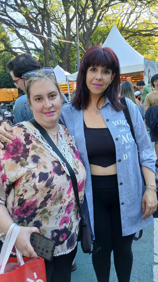 #FeriaDeLasColectividades2025  Muy Linda Jornada Disfrutable Con Ellas !!