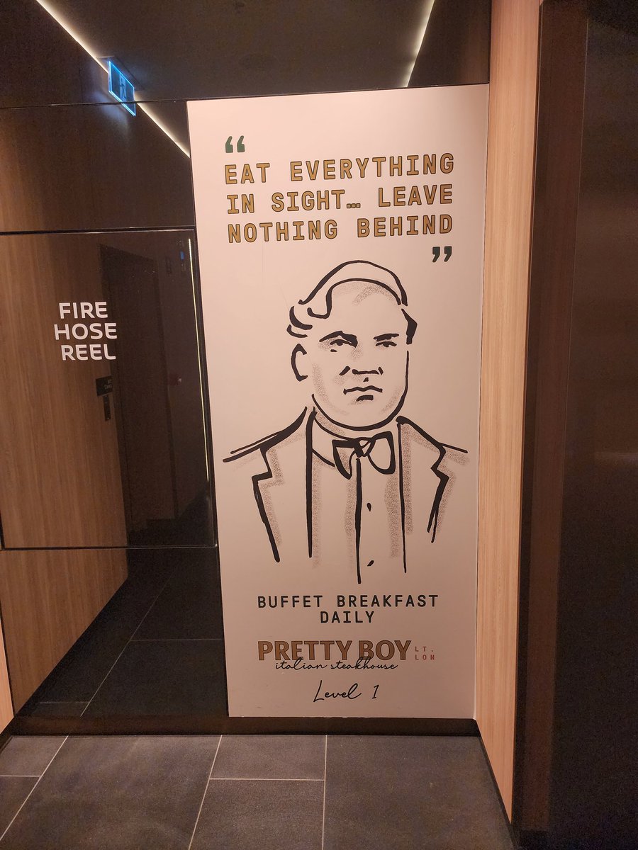 Twodeck's tweet image. Why is this wrong, IHG? Because in ads, just like in buffets, piling everything on the plate doesn’t make it better.”
#Copywriting #Advertising #BrandConsistency #IHG