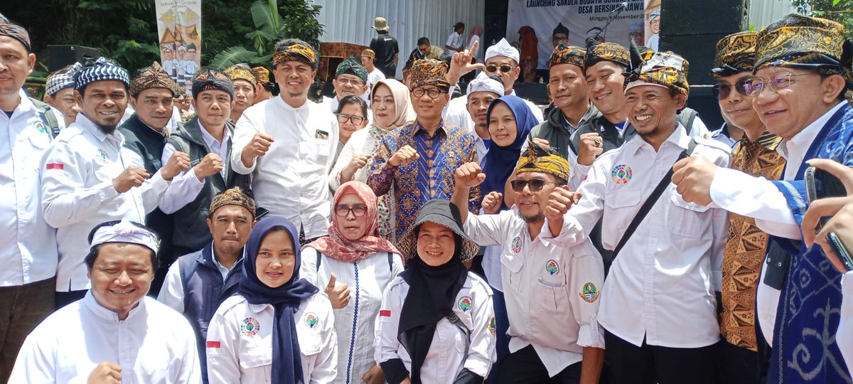Budaya adalah akar, peradaban adalah pohonnya.
Jika akar dirawat, pohon akan tumbuh kuat dan menghasilkan buah yang bermanfaat bagi generasi selanjutnya

#DesaWisataCikondang
#SaveLumbungPangan
#MenteriDesaDiCikondang

<a href="/prabowo/">Prabowo Subianto</a>
<a href="/YandriSusanto/">Yandri Susanto</a>
<a href="/ArizaPatria/">Ariza Patria</a>
