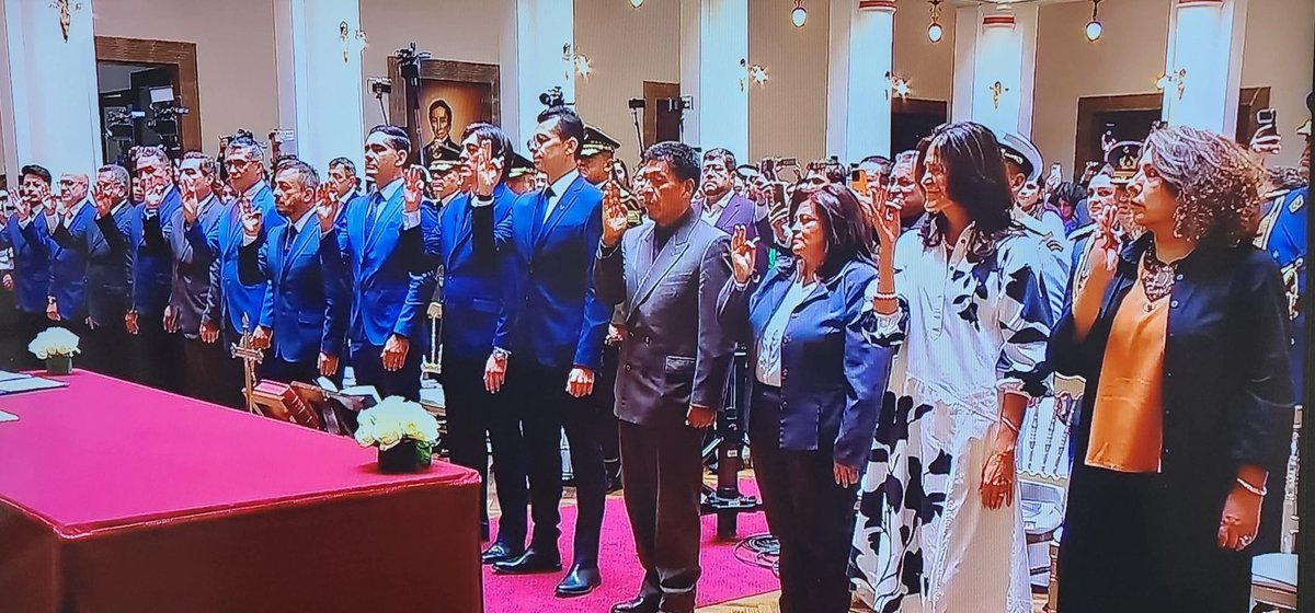 Flamante gabinete ministerial de Bolivia. Todo el apoyo! 
🇧🇴