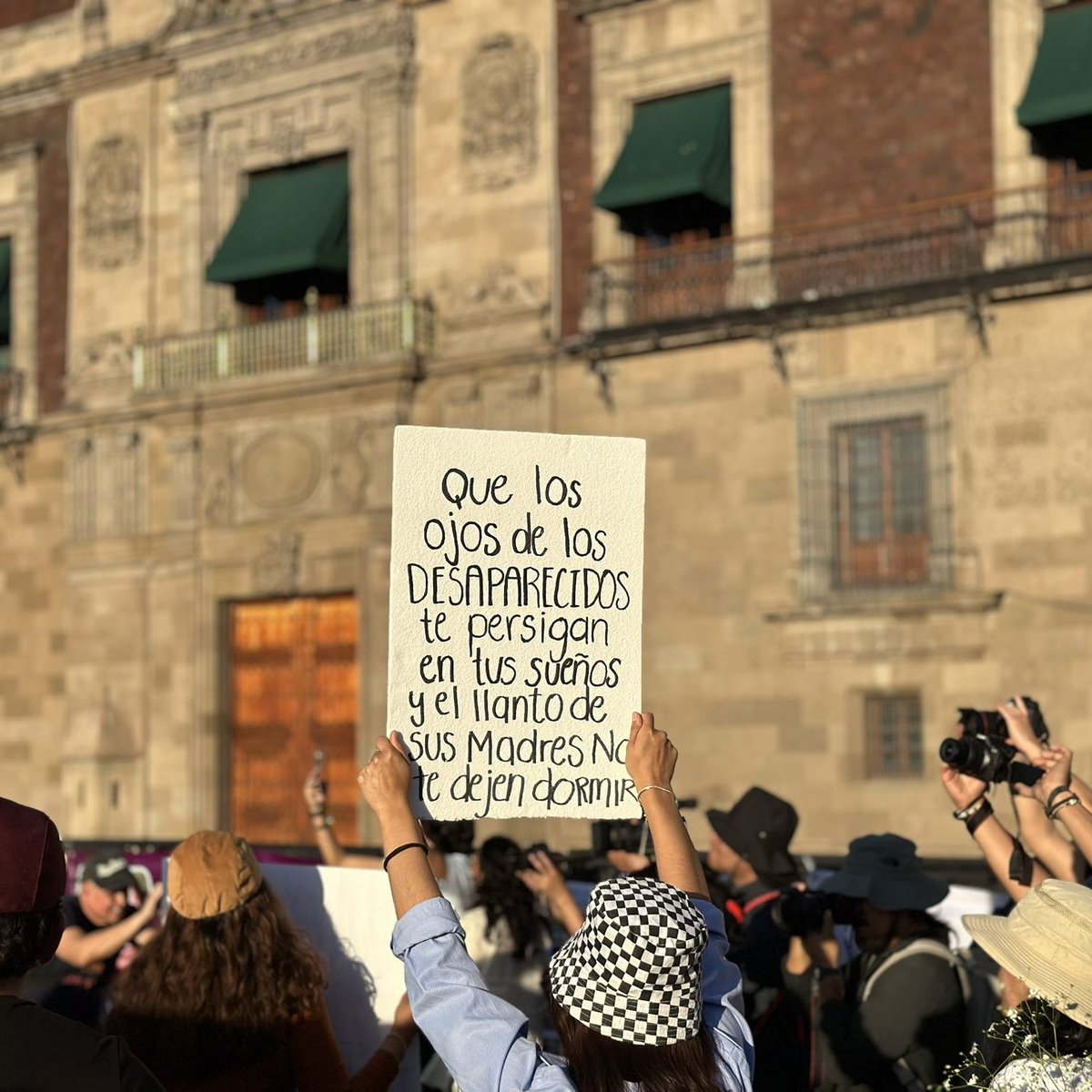<a href="/elpaismexico/">EL PAÍS México</a> <a href="/vannessarr/">Vanessa Romero Rocha</a> Una absoluta vergüenza, <a href="/elpaismexico/">EL PAÍS México</a>. Primero el poema ridículo y ahora el borrado de víctimas de la propaganda ruin y mentirosa del gobierno.