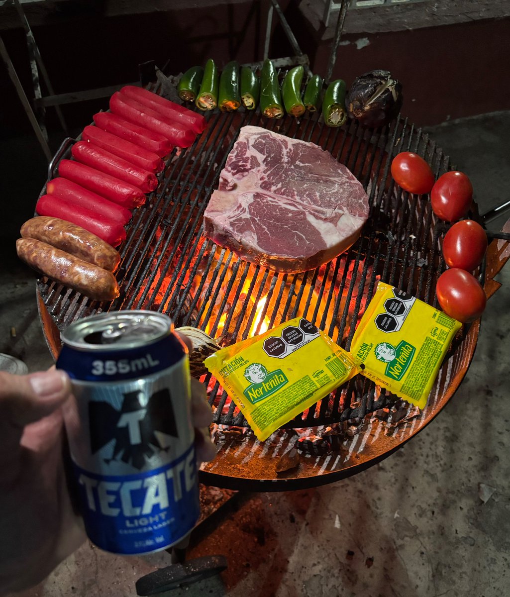 hombre asar carne, hombre ser feliz