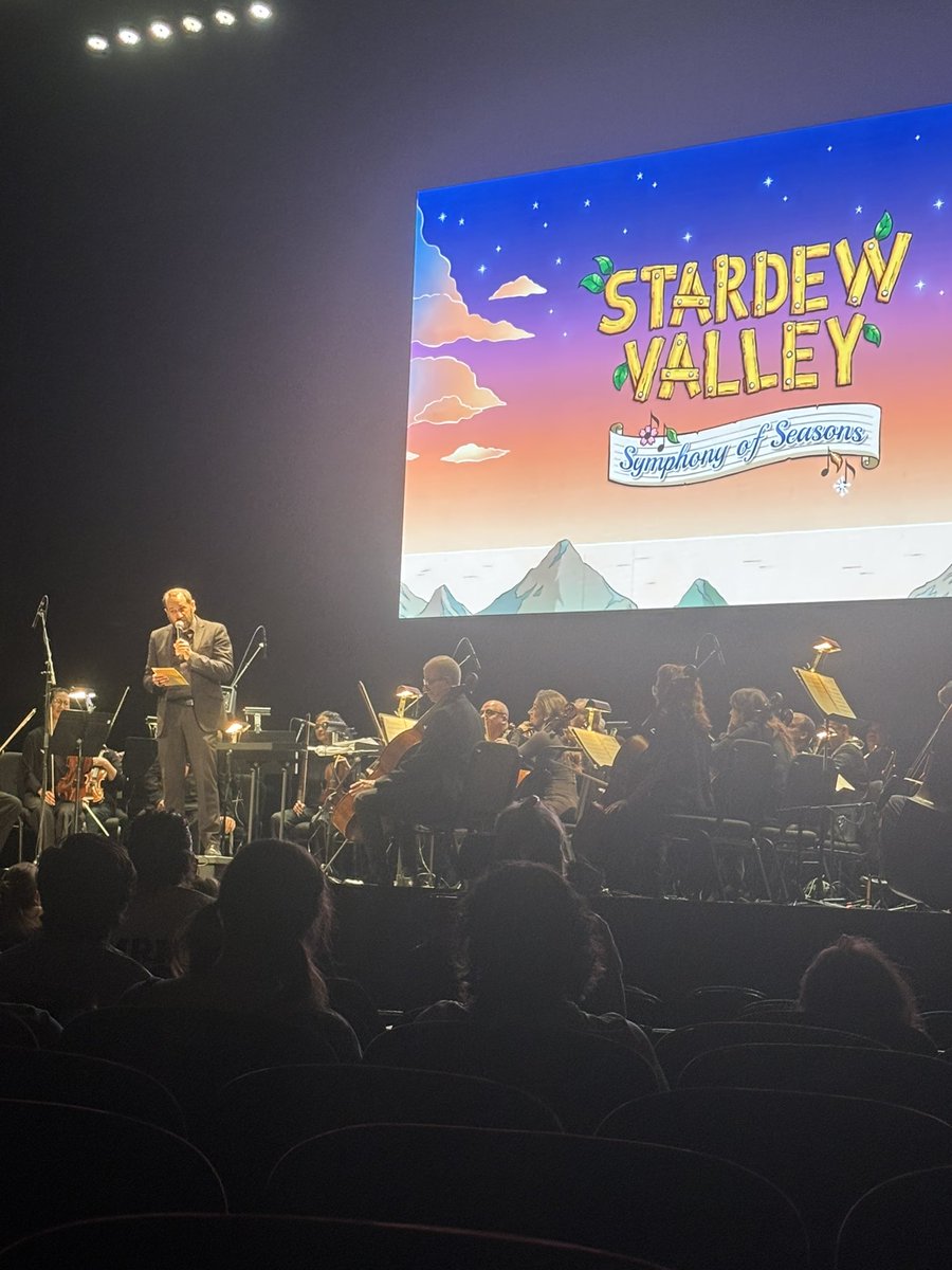 teamrocketalyss's tweet photo. Thank you @ConcernedApe!! Stardew Valley Seasons of Symphony was a dream 🌾🐔🤍⭐️ https://t.co/hbcS1i1L7C