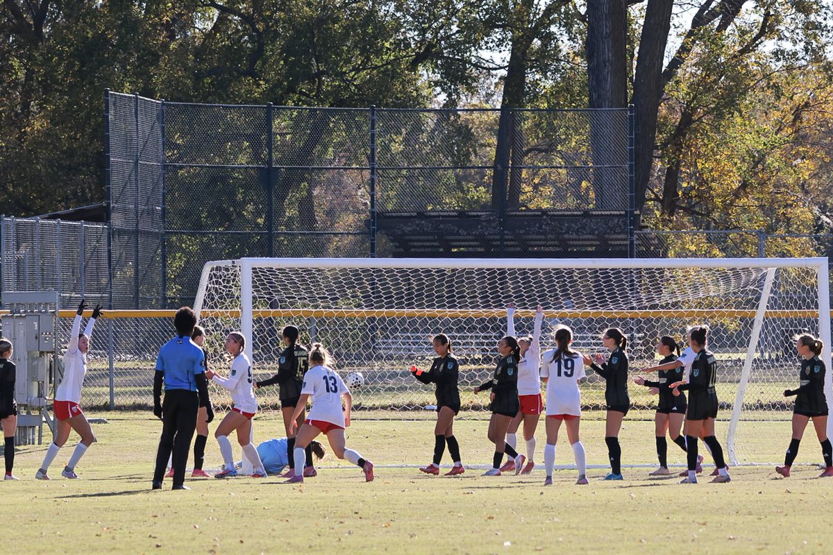 GOALS!!!! Always a team effort. 

2 goals off corners today thanks to <a href="/addison_harlow/">Addison Harlow</a> &amp; 1 PK goal by Emma from <a href="/EllieMBarnett/">Ellie Barnett • Left-Footed CB • ECNL 2027</a> to <a href="/Kiercey8/">Kierce walls</a> in the box for the PK.

Another point on the season from a hard fought in-state rival game!

<a href="/ECNLgirls/">ECNL Girls</a> <a href="/ImYouthSoccer/">ECNL/GA/Recruiting/College Soccer</a> <a href="/ImCollegeSoccer/">College Soccer Truth ™</a>