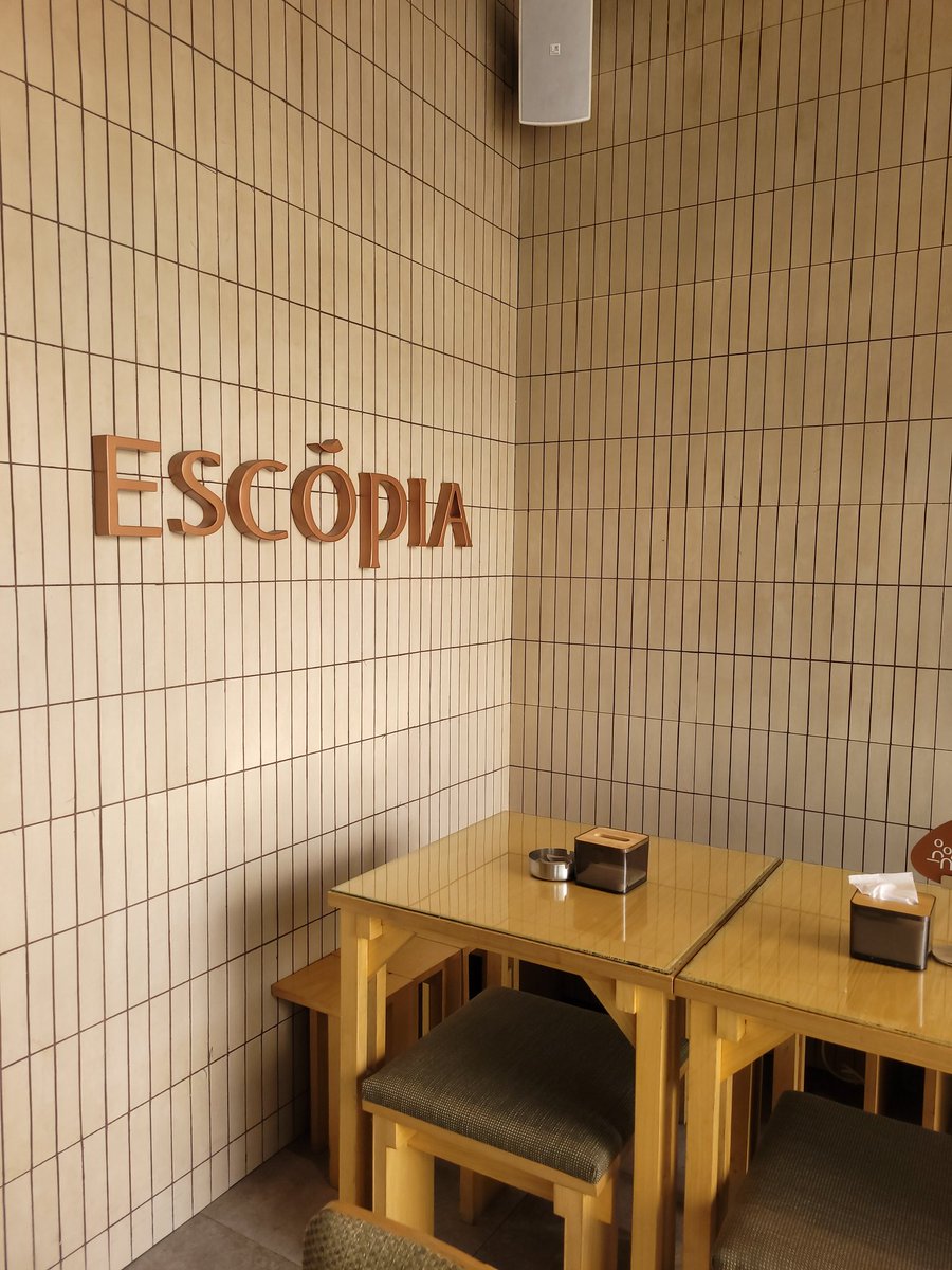 meisyapuspita's tweet image. and the bestie is @FNIsland 👀✨🤎 (finally after last june we've already met) 🤏🏻🍂 see u in december manifesting xixi
📍escopia coffee tapi lupa fotoin interior-nya 😭