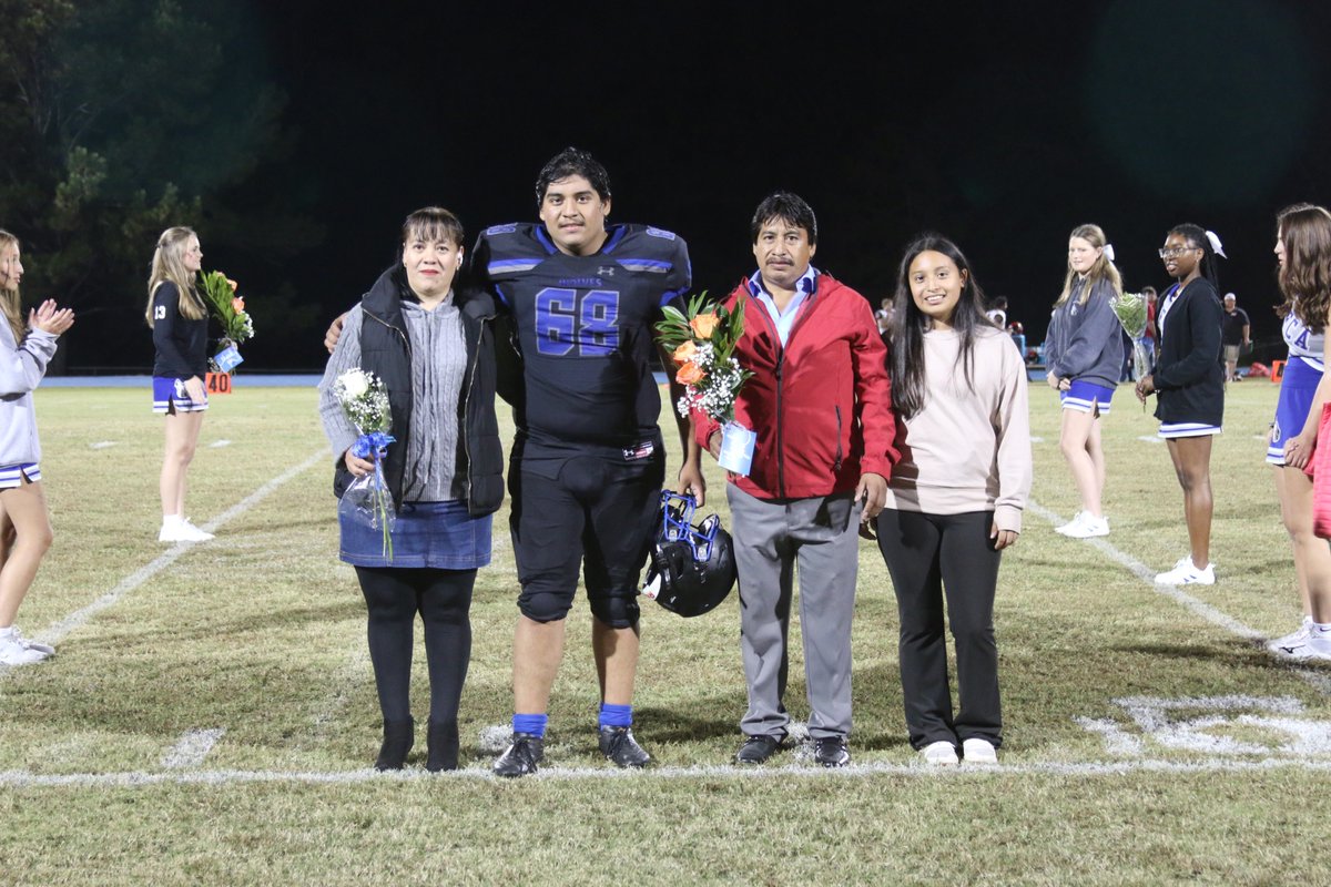 sfcawolves's tweet image. Congratulations to our Football Seniors and families—and we can’t wait to see all the amazing things you’ll accomplish next!