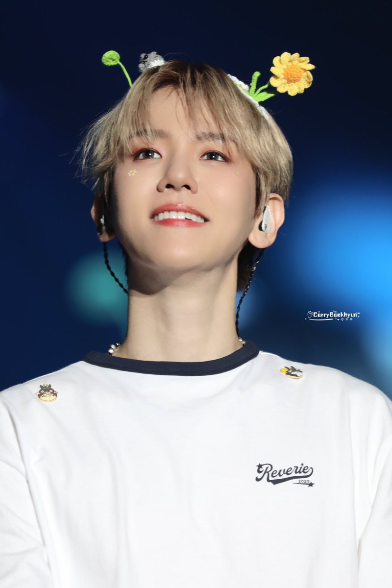 "I vote for #2025MAMAVOTE #BAEKHYUN"