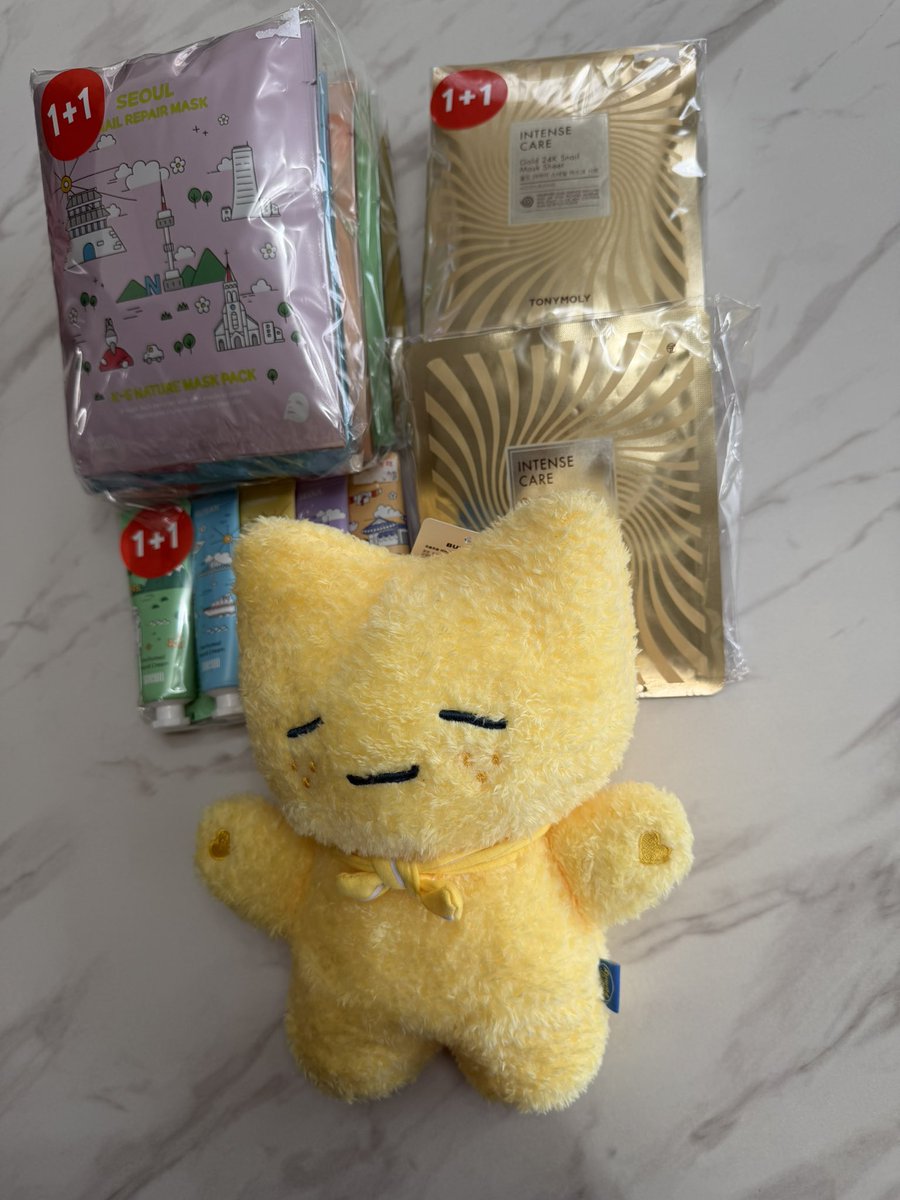 kei321Takeru's tweet image. やっと 荷物整理💦

どんだけパック買ったんや🤣🤣

重いはずや///////♥️

孫に なんのキャラクターか
分からんけど😅
可愛かったので とりあえず買った😆

 #佐藤健
 #佐藤健アジアツアーINソウル