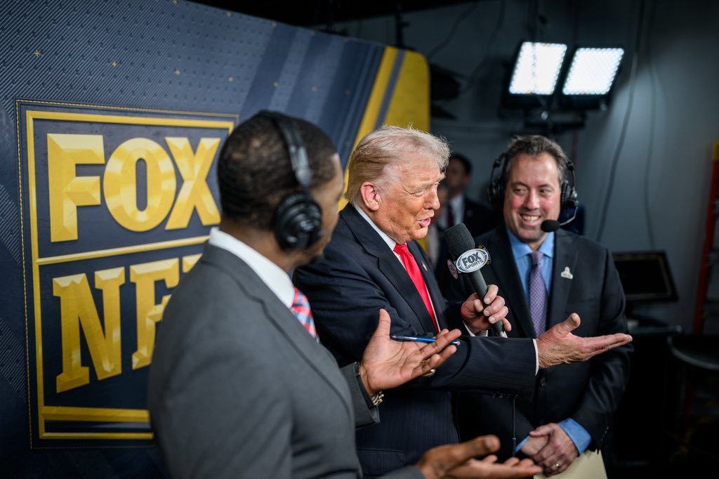 The White House tweet media